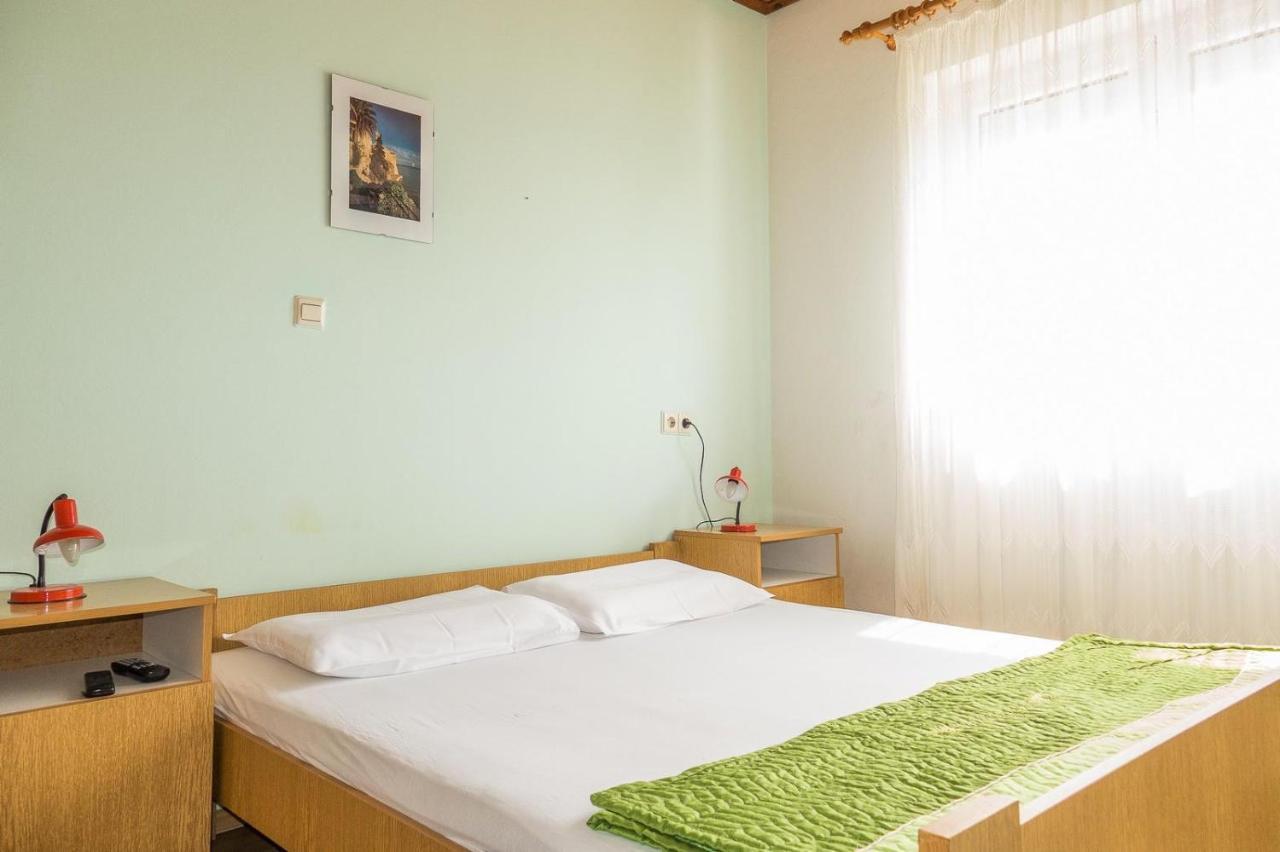 Palit Apartments Pahljina מראה חיצוני תמונה