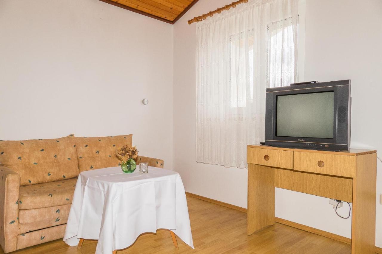 Palit Apartments Pahljina מראה חיצוני תמונה