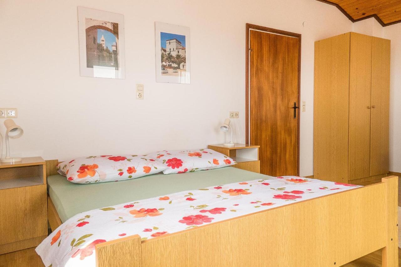 Palit Apartments Pahljina מראה חיצוני תמונה